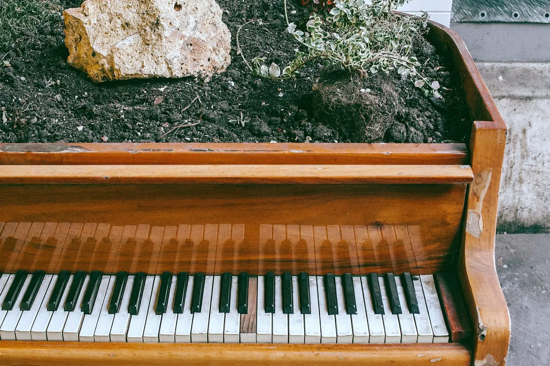 How Does A Piano Change Pitch?