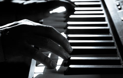 Should Piano Keys Be Covered?